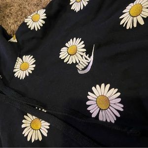 Woman’s Nike sweat shirt